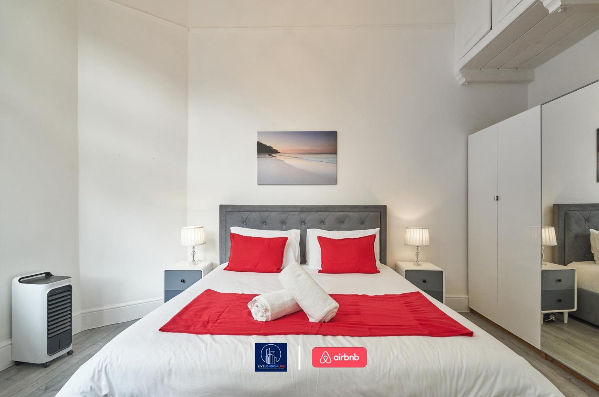 Last-Minute Specials L Sleeps Up To 4 Guests L One-Bedroom Apartment With King Bed And High Ceilings Near Camden By Live London Short Lets & Serviced Accommodation Luaran gambar