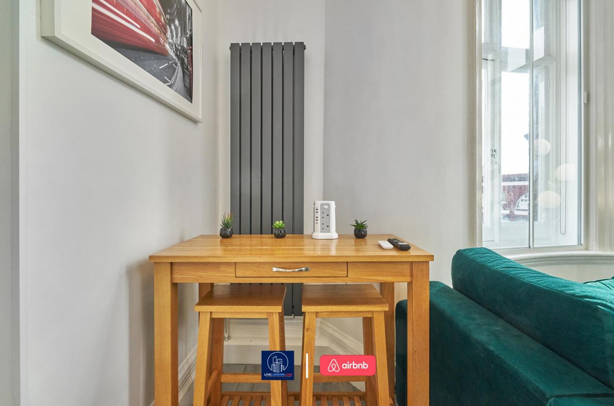 Last-Minute Specials L Sleeps Up To 4 Guests L One-Bedroom Apartment With King Bed And High Ceilings Near Camden By Live London Short Lets & Serviced Accommodation Luaran gambar